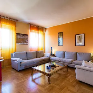 Apartament 160 Mq, Mediolan