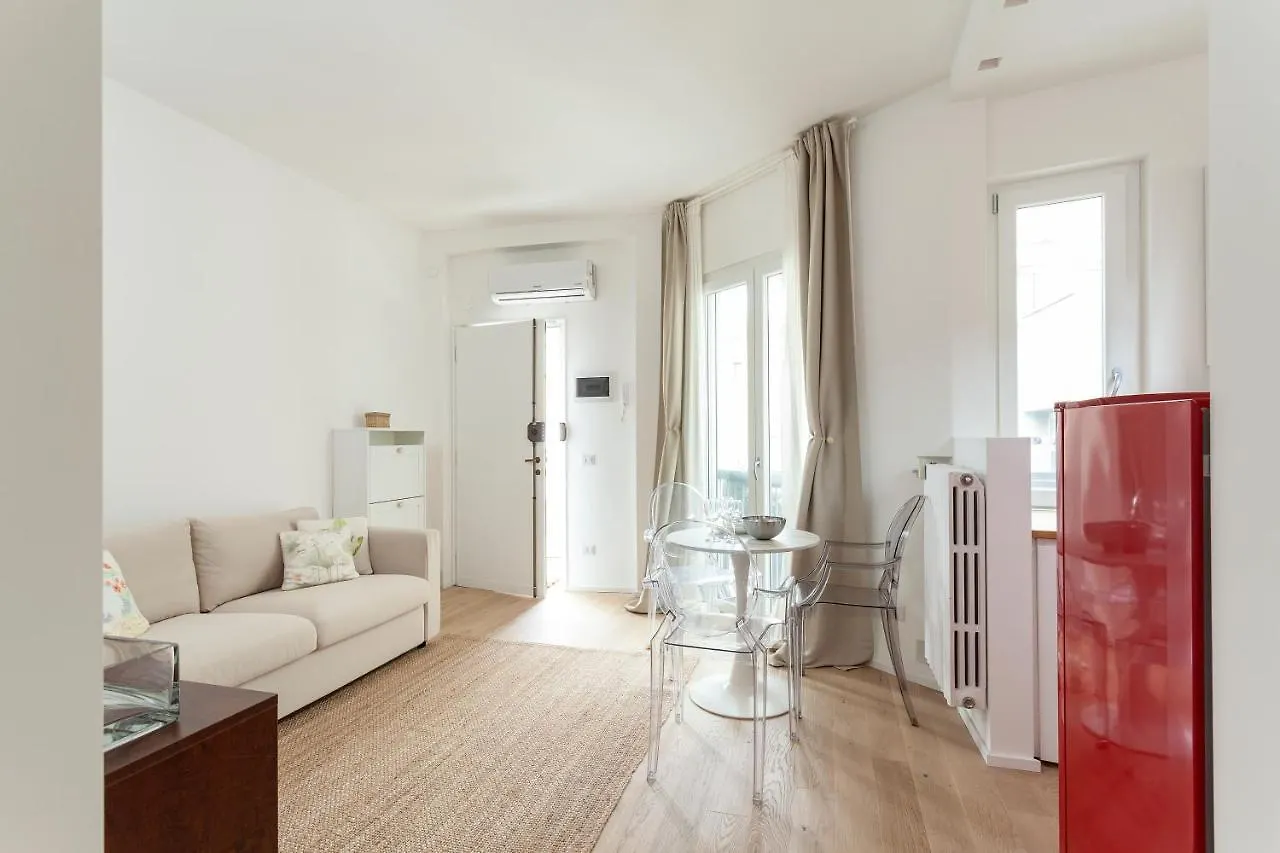 Casa Serena - Meryggiare Apartments Milano İtalya